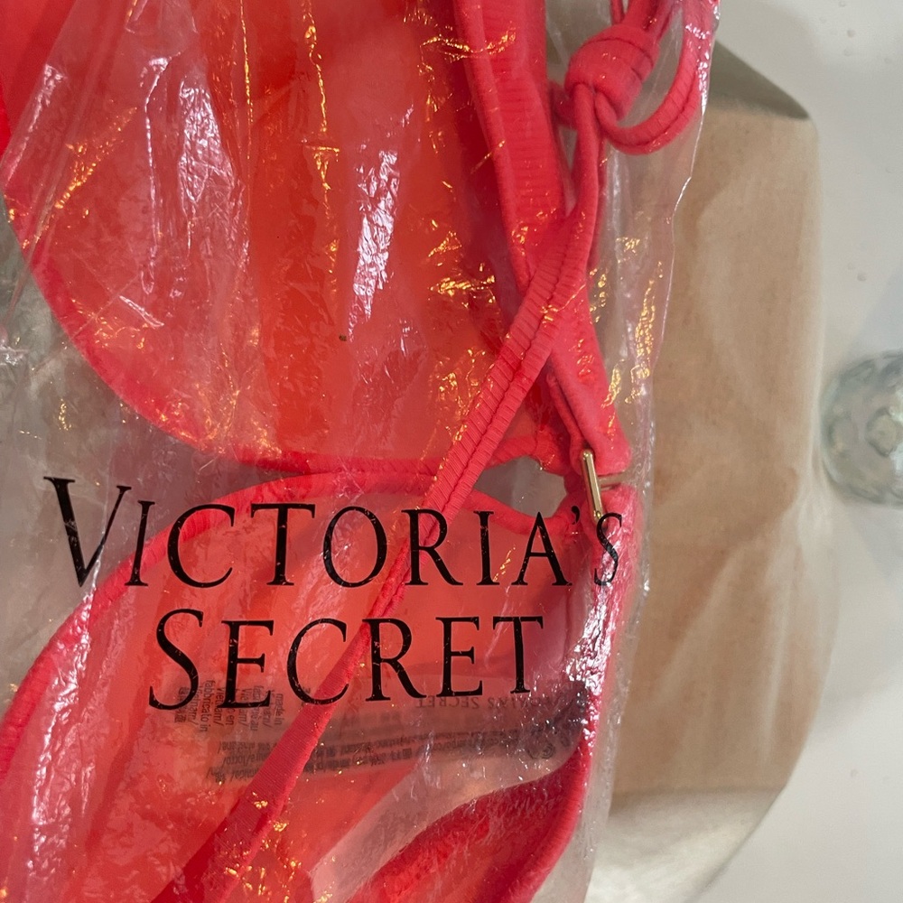 ✨Women’s Victoria Secret 🤫 ✨34C Hot Pink Swim Top 💝👙🏊‍♀️